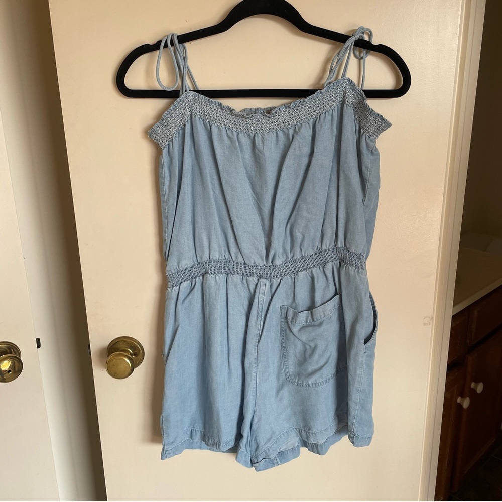 GAP romper - Picture 3 of 3